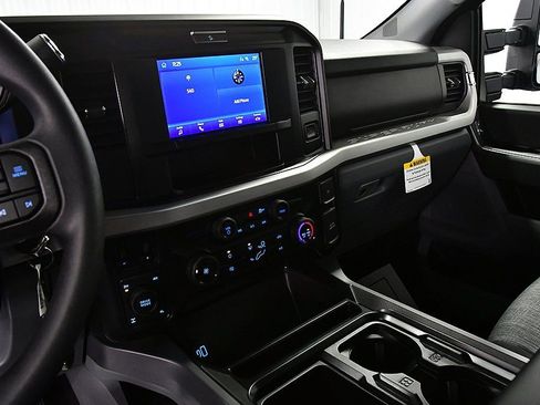 New 2026 Ford F250 XLT w/ FX4 Off-Road Package image 23
