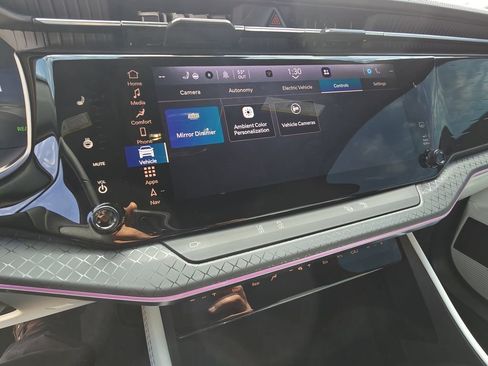 Used 2025 Jeep Wagoneer S Limited AWD/4WD image 20