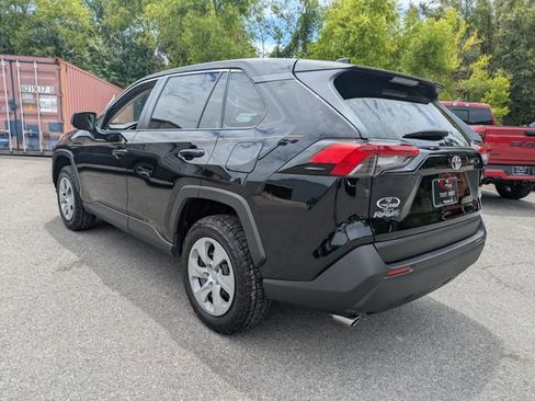 Used 2022 Toyota RAV4 LE FWD image 6