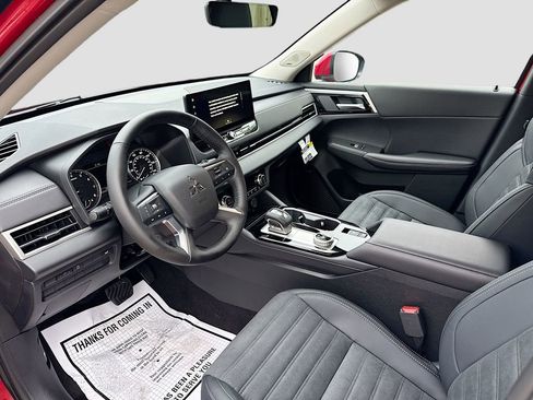 New 2026 Mitsubishi Outlander SE FWD image 9