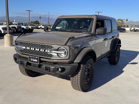 New 2026 Ford Bronco Badlands image 7
