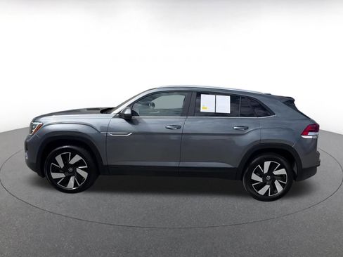 Used 2025 Volkswagen Atlas Cross Sport SE image 9