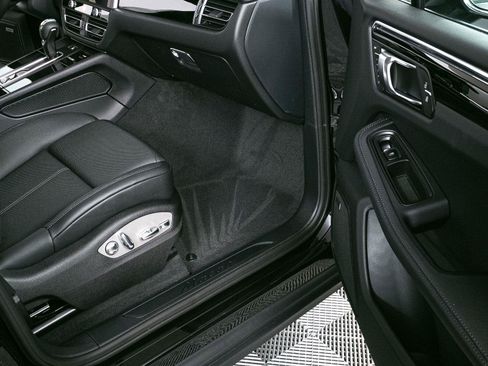 New 2026 Porsche Macan Turbo AWD/4WD image 25