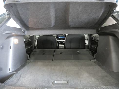 Used 2025 Chevrolet Trax LT FWD image 26