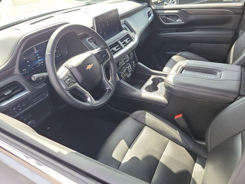 Used 2023 Chevrolet Tahoe LT w/ Luxury Package RWD image 3