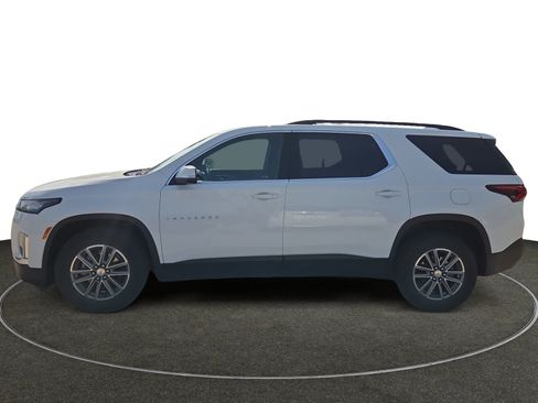 Used 2023 Chevrolet Traverse LT w/ Rear Camera Mirror Package AWD/4WD image 2