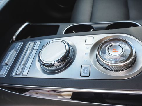 Used 2025 Genesis GV70 2.5T image 28