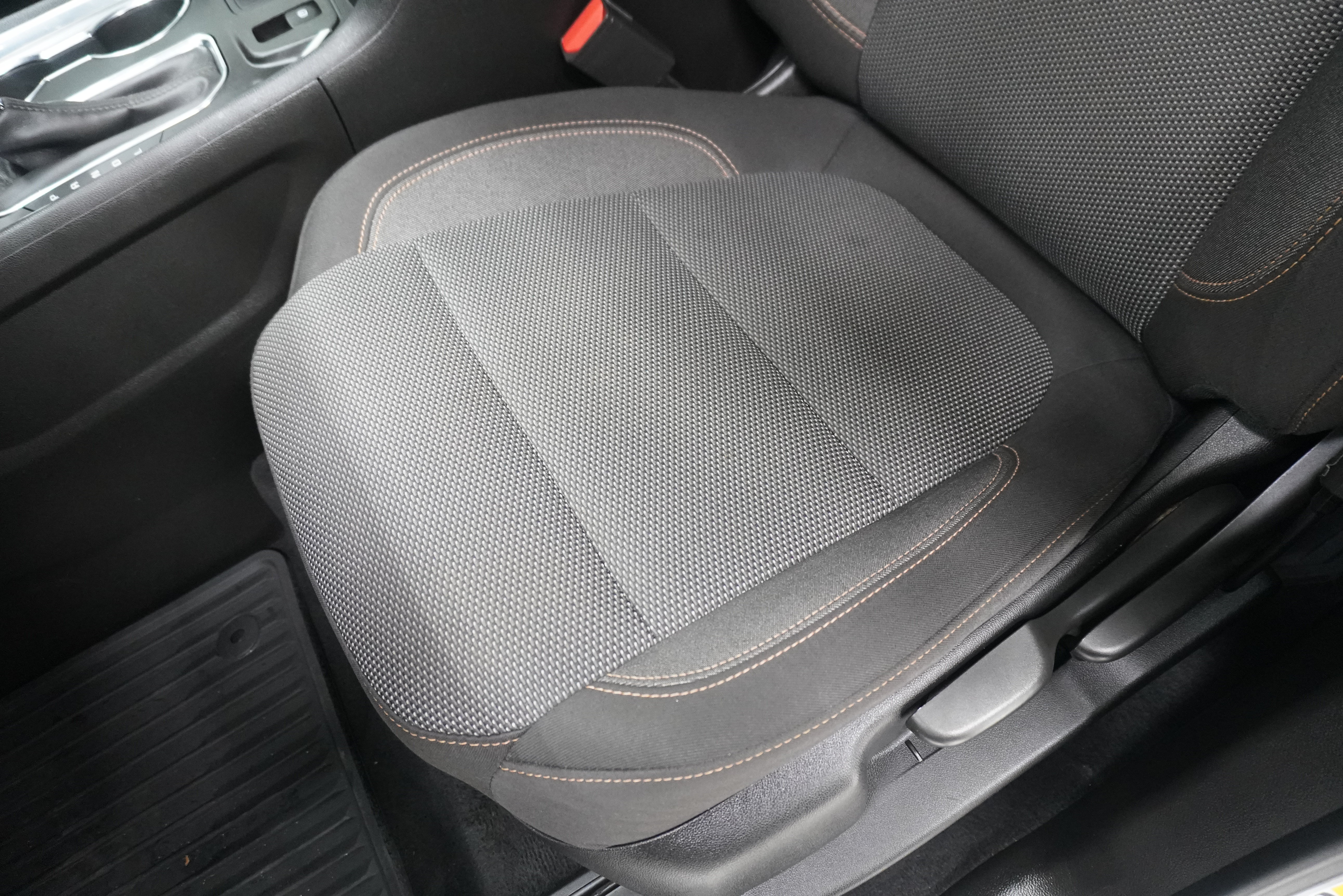 Used 2019 Chevrolet Traverse LS FWD image 12