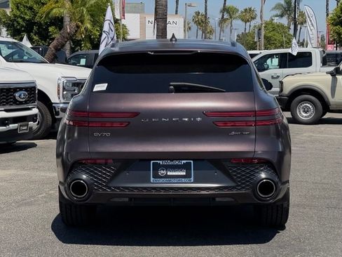 Used 2022 Genesis GV70 3.5T Sport w/ Sport Prestige Package AWD/4WD image 8