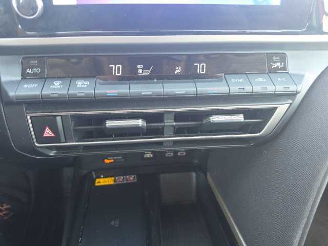 Used 2025 Toyota Camry LE FWD image 13