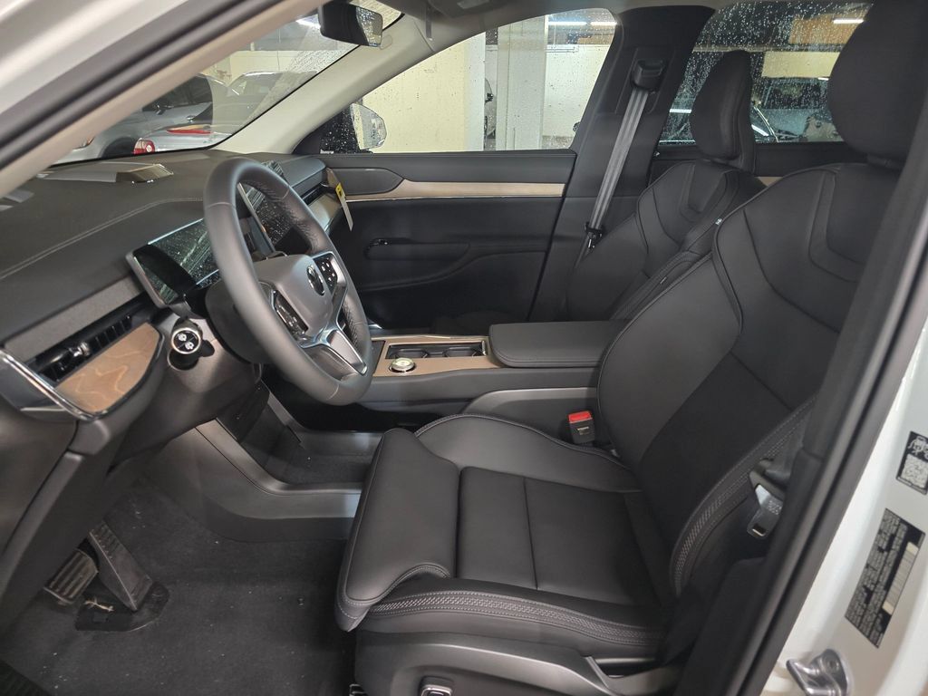 Used 2025 Volvo EX90 Plus AWD/4WD image 21
