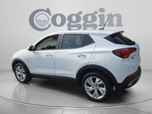 Certified 2024 Buick Encore GX Preferred FWD image 3