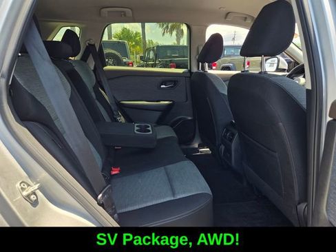 Used 2023 Nissan Rogue SV AWD/4WD image 16