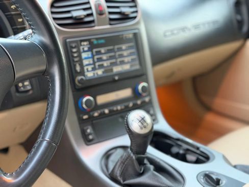 Used 2006 Chevrolet Corvette Convertible w/ Preferred Equipment Group image 21