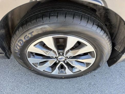 Used 2025 Subaru Outback Limited AWD/4WD image 13