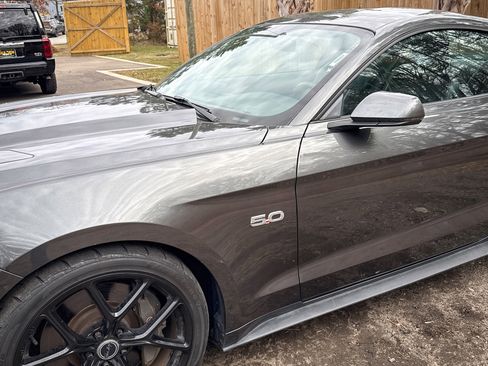 Used 2017 Ford Mustang GT Premium w/ GT Performance Package image 4