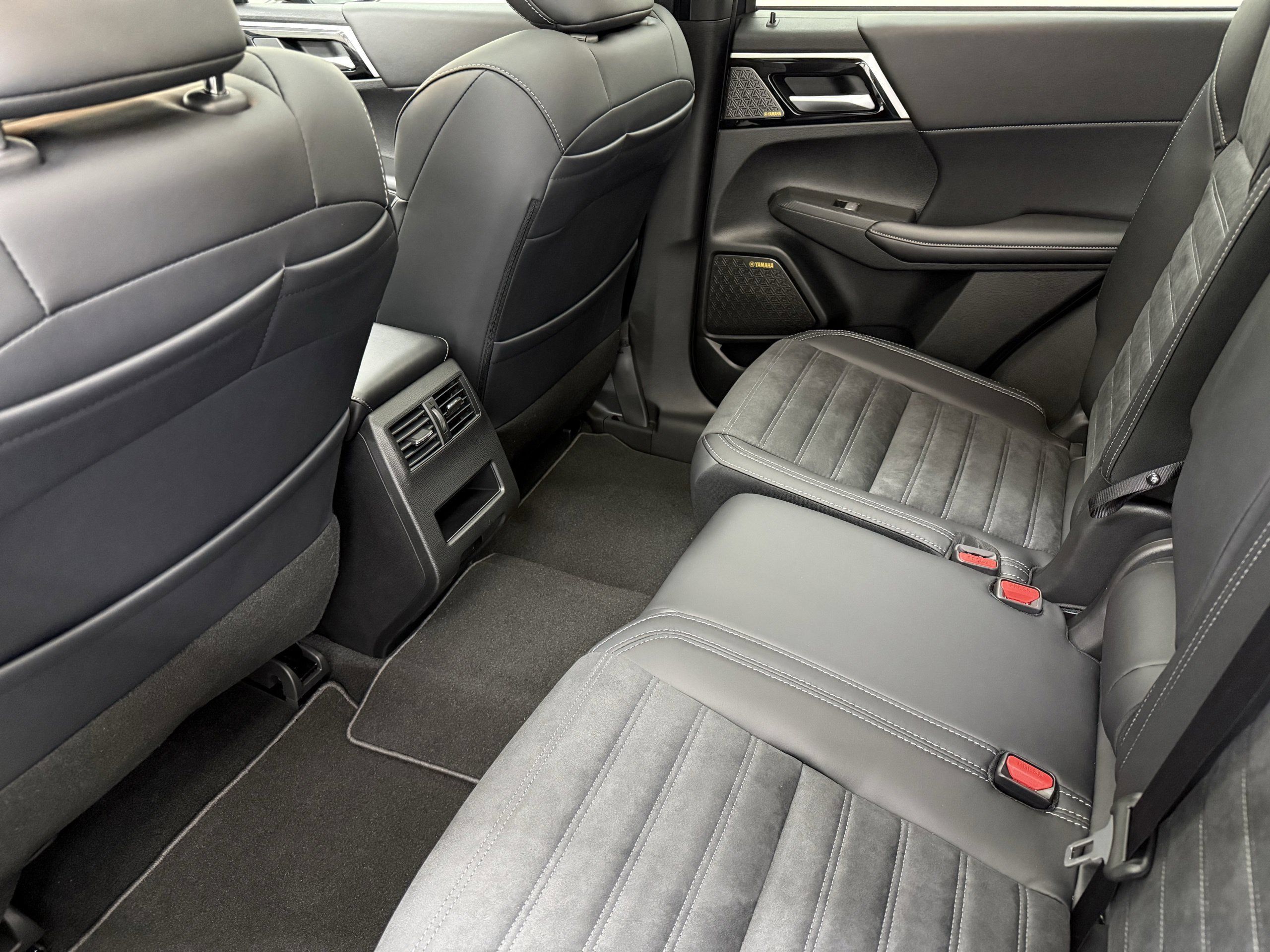 New 2026 Mitsubishi Outlander SE AWD/4WD image 21