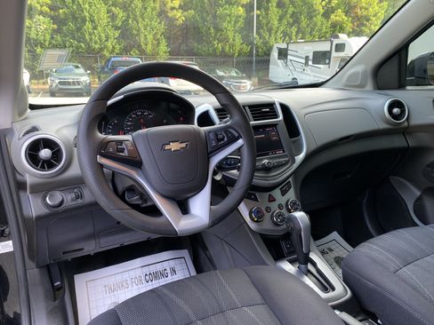 Used 2020 Chevrolet Sonic LT FWD image 29