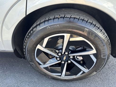 Used 2024 Chevrolet Equinox EV LT image 31