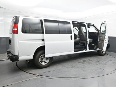 Used 2024 Chevrolet Express 3500 LS RWD image 46