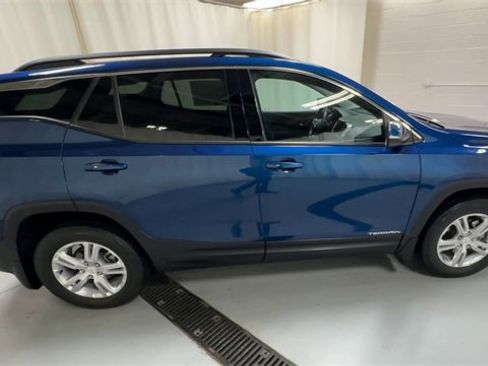 Used 2020 GMC Terrain SLE w/ Driver Convenience Package image 9