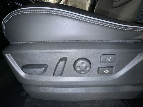 New 2025 INFINITI QX80 Sensory image 14