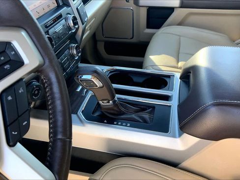 Used 2018 Ford F150 Lariat w/ Equipment Group 502A Luxury AWD/4WD image 17