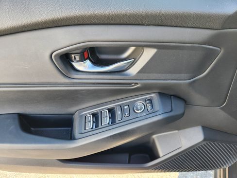 Certified 2023 Honda Accord EX image 17