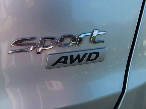 Used 2018 Hyundai Santa Fe Sport image 6