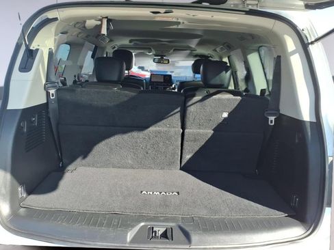Used 2023 Nissan Armada SL w/ Captain's Chairs Package image 10