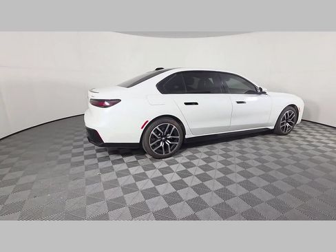 Used 2023 BMW 740i w/ Parking Assistance Package RWD image 38