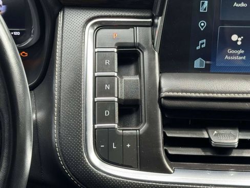 Used 2023 Chevrolet Suburban Premier RWD image 8