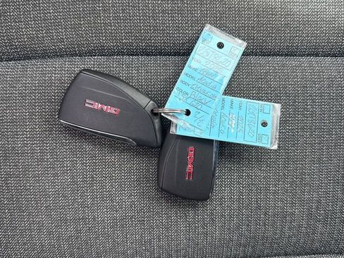 Used 2025 GMC Acadia Elevation FWD image 37