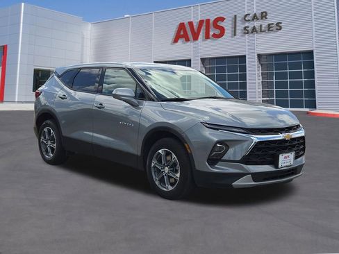Used 2025 Chevrolet Blazer LT AWD/4WD image 3