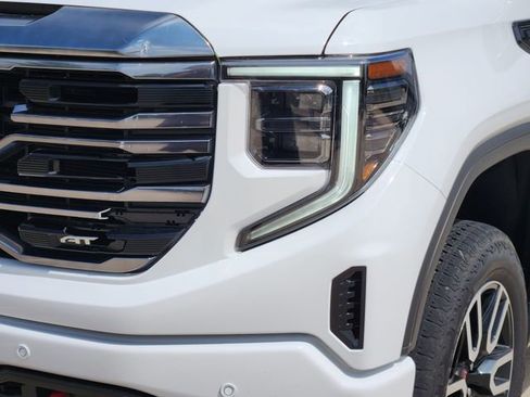 Used 2024 GMC Sierra 1500 AT4 w/ Technology Package AWD/4WD image 9