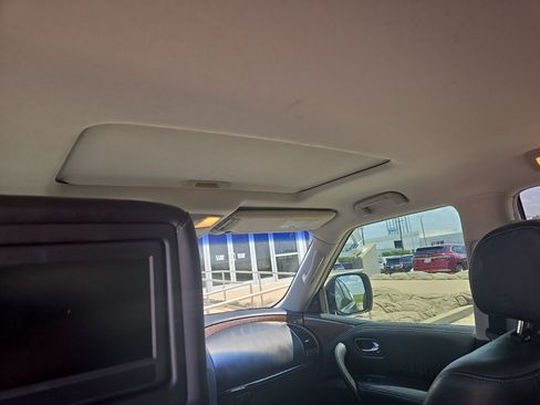 Used 2017 INFINITI QX80 2WD w/ Driver Assistance Package image 15