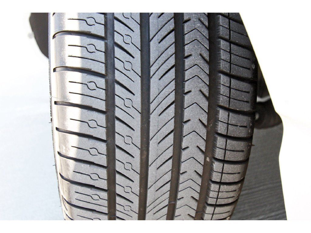 Used 2002 Ford Thunderbird RWD image 25