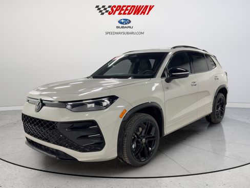 New 2026 Volkswagen Tiguan SE R-Line image 3