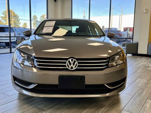 Used 2012 Volkswagen Passat 2.5 S image 2