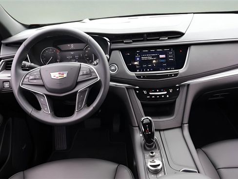 New 2026 Cadillac XT5 Luxury w/ LPO, Bronce Accent Package image 15