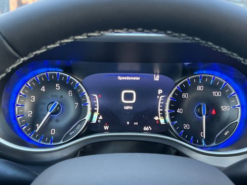 New 2026 Chrysler Pacifica Select image 25