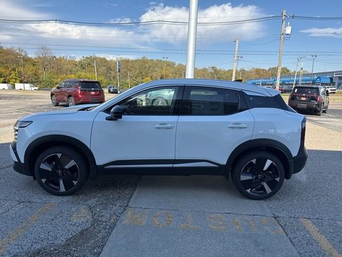 New 2026 Nissan Kicks SR w/ SR Premium Package image 7