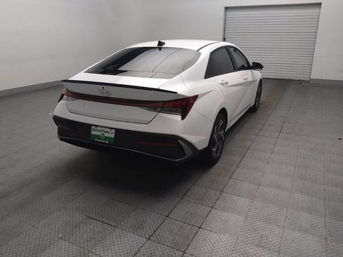 Used 2025 Hyundai Elantra Sport FWD image 9