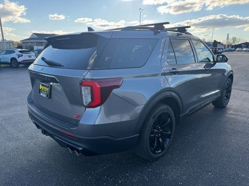 Used 2022 Ford Explorer ST w/ ST Street Pack image 5