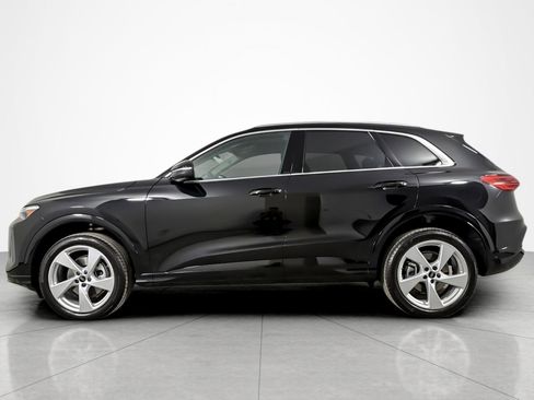 Used 2025 Audi Q5 Premium Plus w/ Premium Plus AWD/4WD image 2