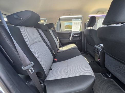 Used 2016 Toyota 4Runner SR5 AWD/4WD image 12