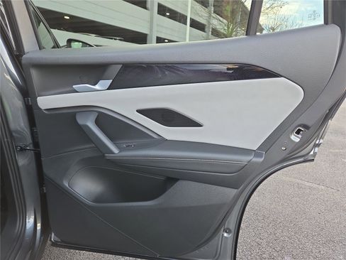 New 2026 Volkswagen Tiguan SE image 30