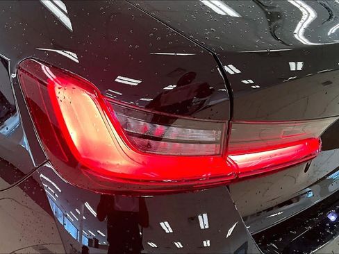 Used 2024 BMW 330i Sedan w/ Convenience Package RWD image 26
