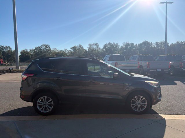 Used 2017 Ford Escape SE w/ Equipment Group 201A FWD image 6