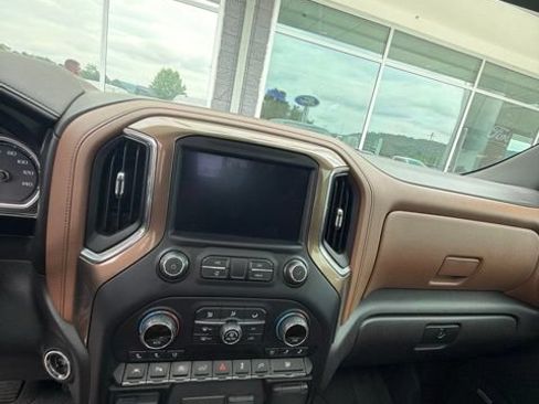 Used 2020 Chevrolet Silverado 1500 High Country w/ Technology Package AWD/4WD image 38